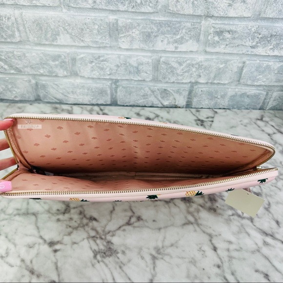 Kate Spade Staci Pineapple Printed Stars L-zip Universal Laptop Sleeve - Picture 4 of 5